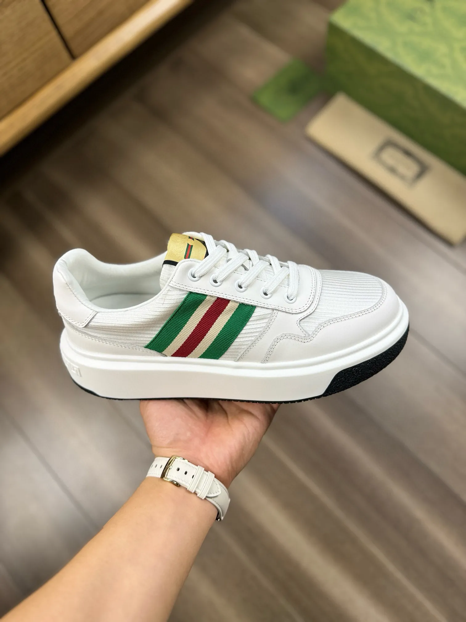 [Gucci] Gucci men's shoes 💰820💰 - High-end quality original order - Upper: 🔝Imported Nappa calfskin·Brand high mercerized cloth·Brand webbing -Inner: water-dyed cowhide, -Outsole: ultra-light T men's shoes💰U foam. Rubber; two-color molded outsole -Ultra-high quality control·Fine workmanship: highlighted (high-end·luxury·grade) -Size: 38-44 (45, can be customized)